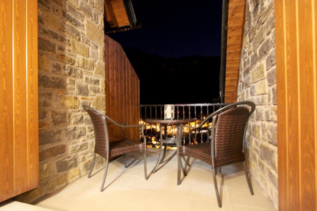 Apartmán Charming Escarrilla Exteriér fotografie